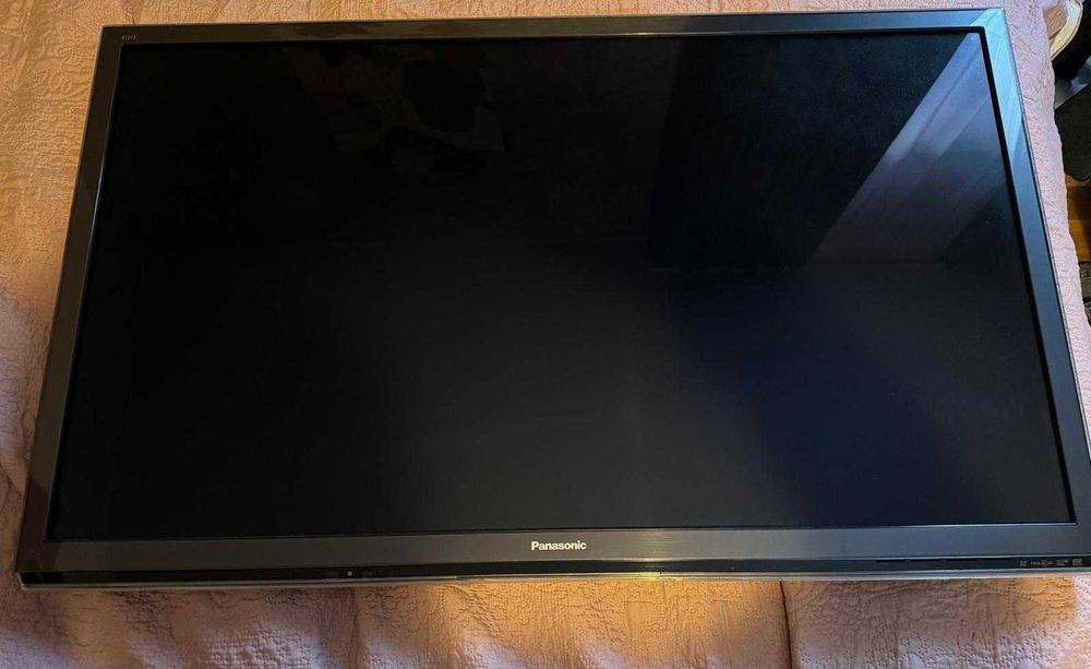 Panasonic TX-P42ST50E - plasma tv