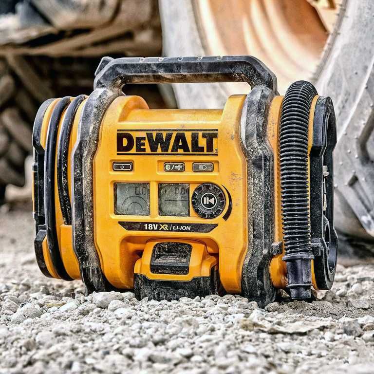 Акумулаторен компресор DeWALT DCC018N безмаслен 18V, 6.2 bar