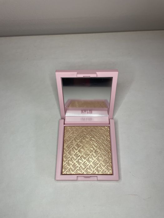 Кутия с козметика, Bellebox, Kylie, Yenges, корейска козметика