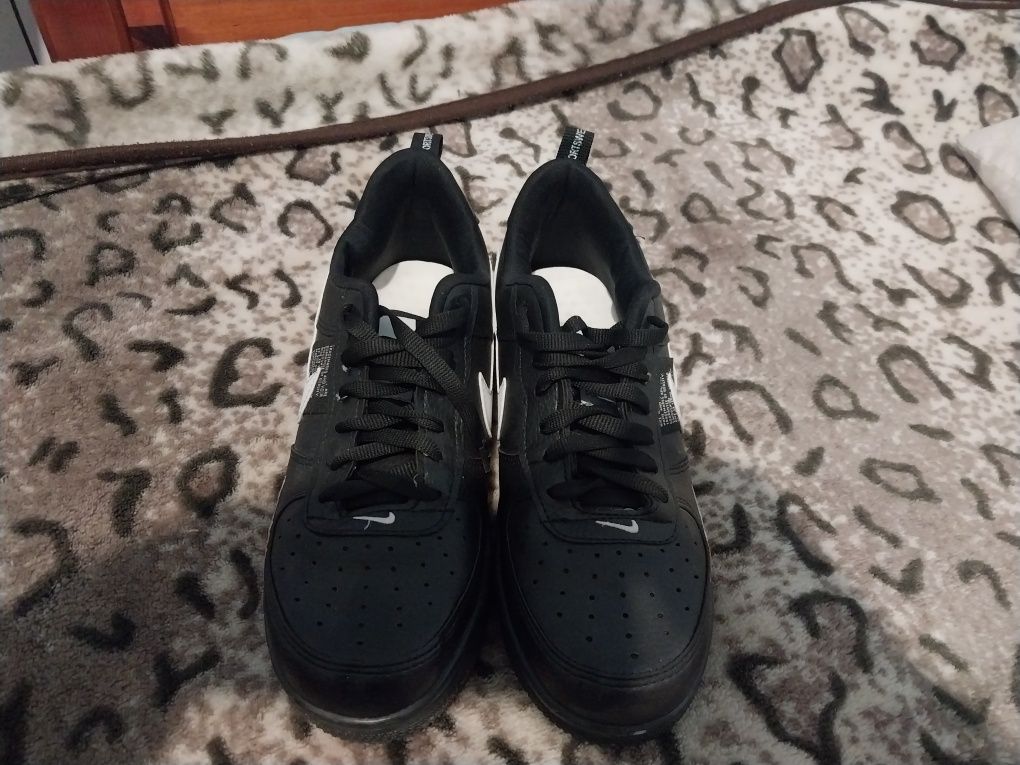 Обувки Nike номер 42
