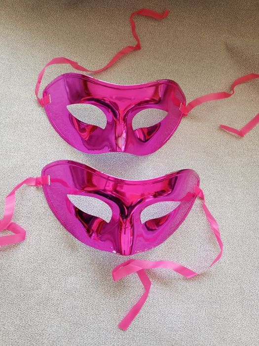 Маски карнавальные пластиковые, на завязках