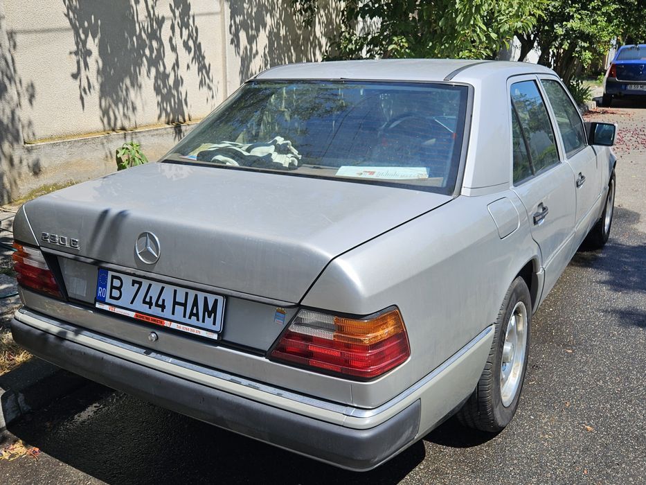 Vand Mercedes W124, E230, atestat vehicul istoric, aer conditionat