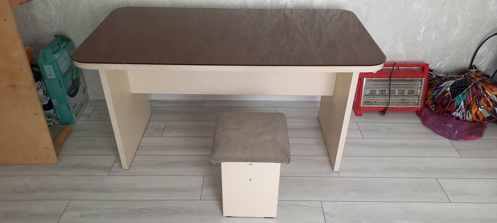 Столик с стульчиками