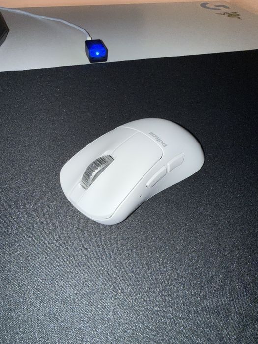 Mouse Pulsar Xlite V3 eS