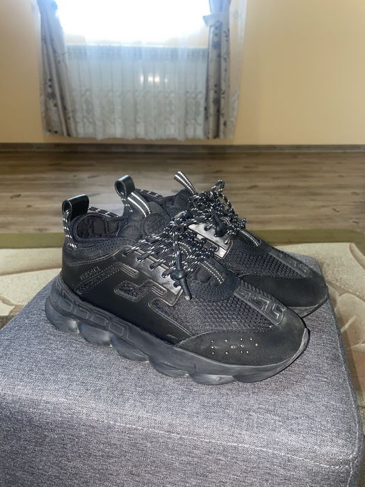 Versace chain reaction