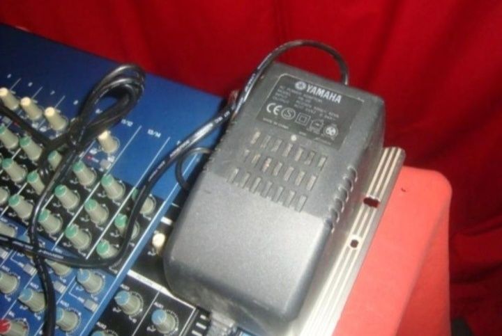 Mixer Yamaha mg16/4