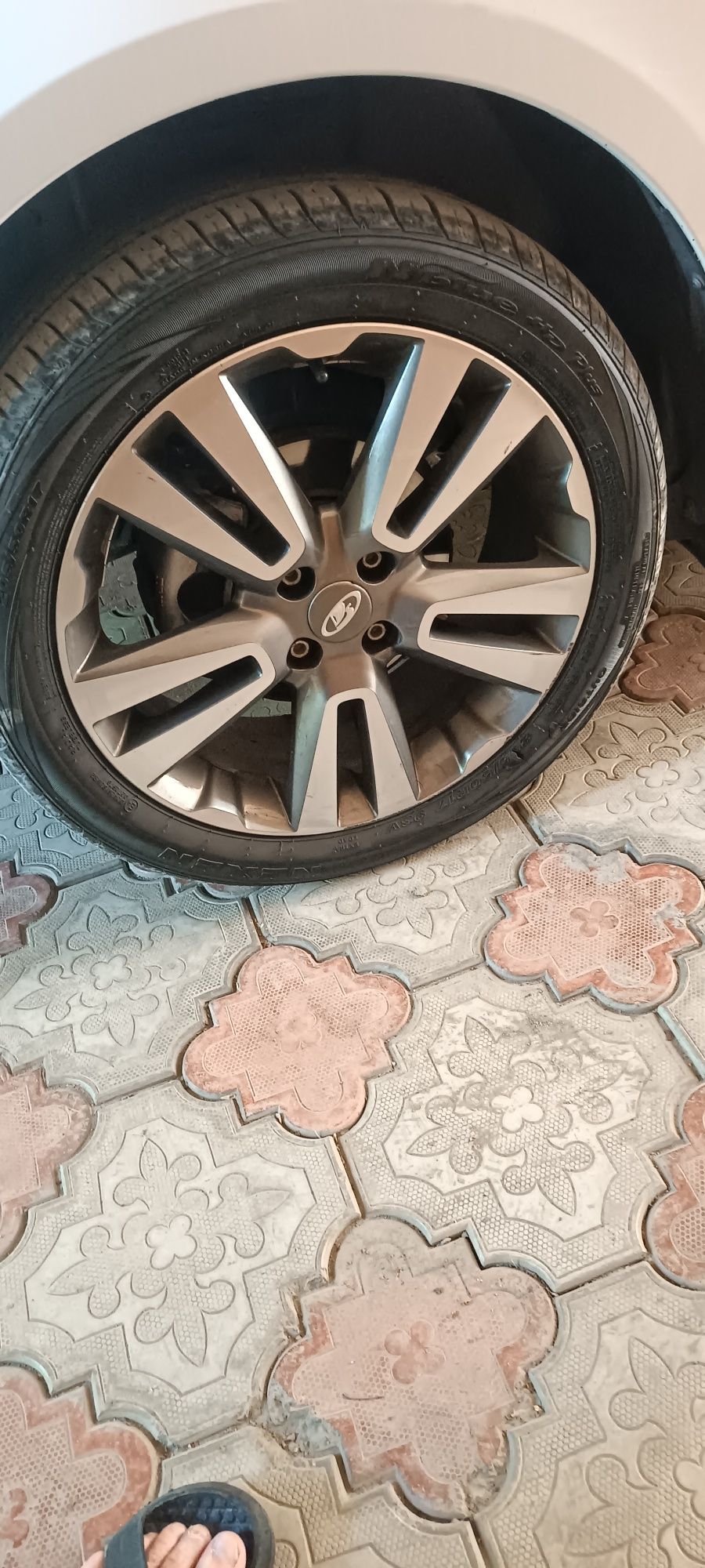 Продам диск с шинами