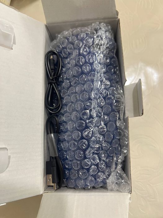 Blyutuz Kolonka sotiladi.Yengi