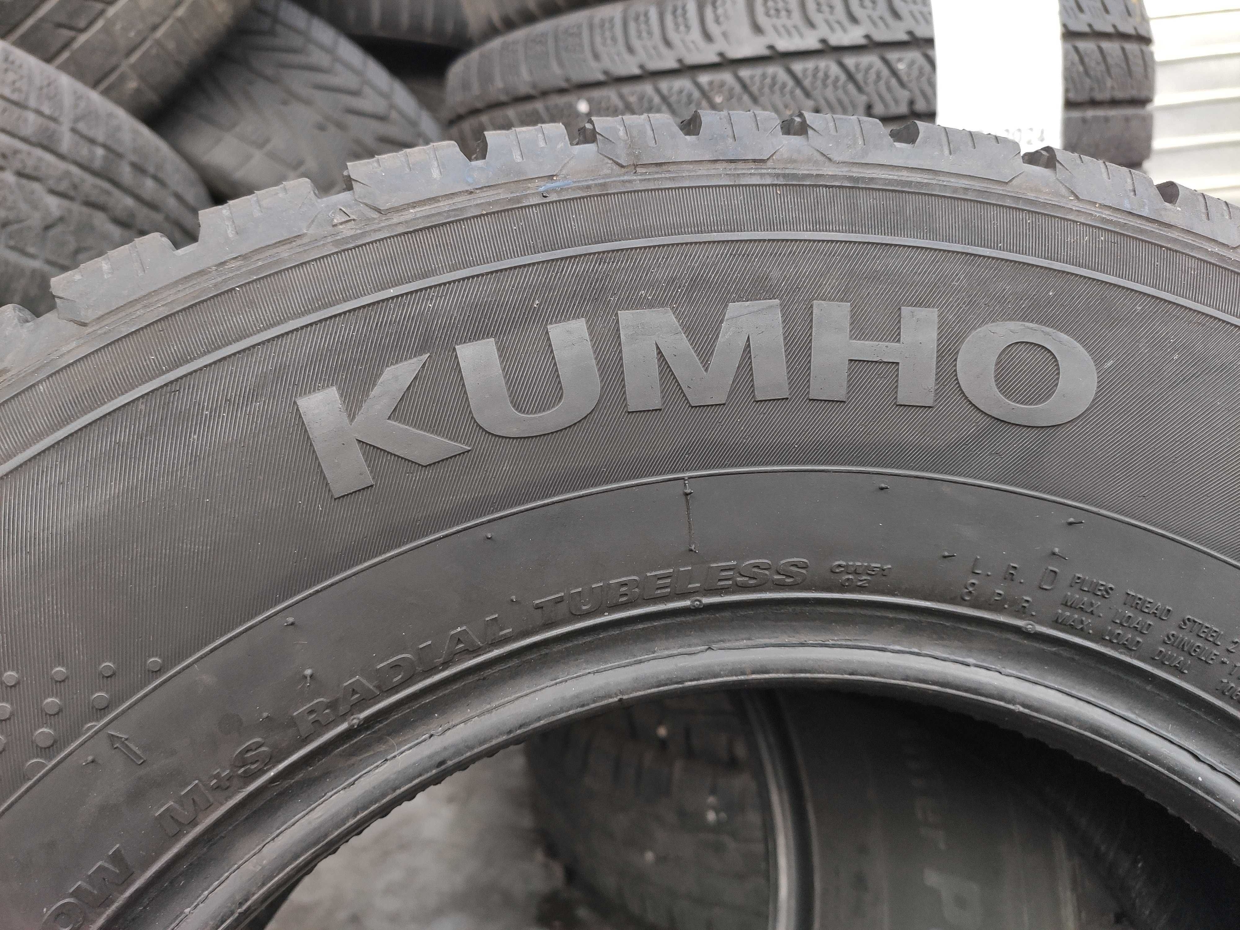 2бр Зимни гуми за БУС 225 70 15 С - Kumho