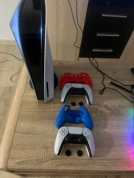 Playstastion 5 750GB + 2 Joystick - като нов