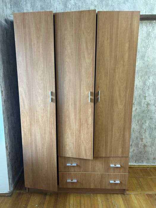 Отдам шкаф и маленький шкафчик