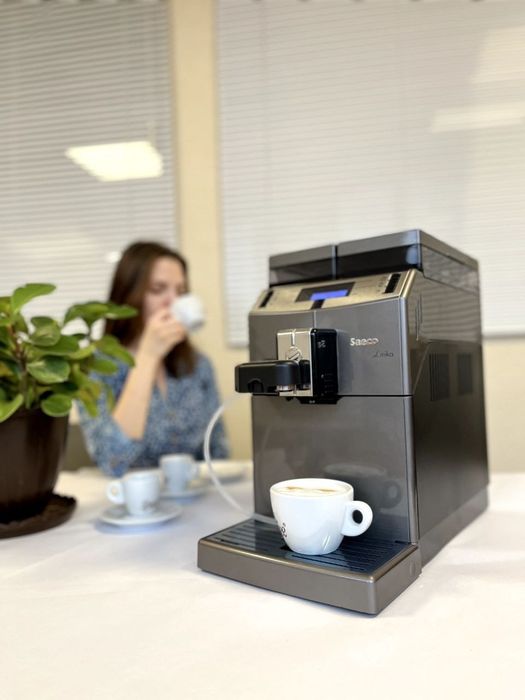 Кофемашина Saeco lirica one touch