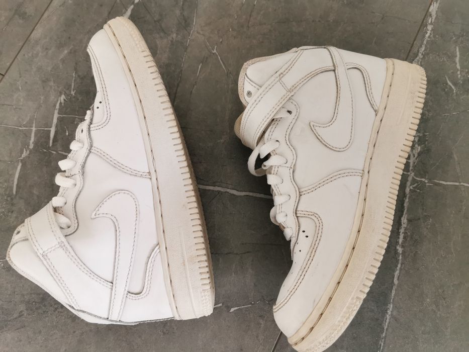 Adidași Nike Air Force 1 marimea 33