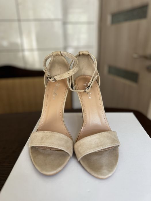 Sandale nude, marimea 36