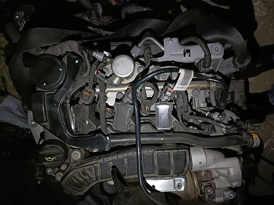 Motor Peugeot 3008 2 2021 1.2 benzina HN05 208 2008