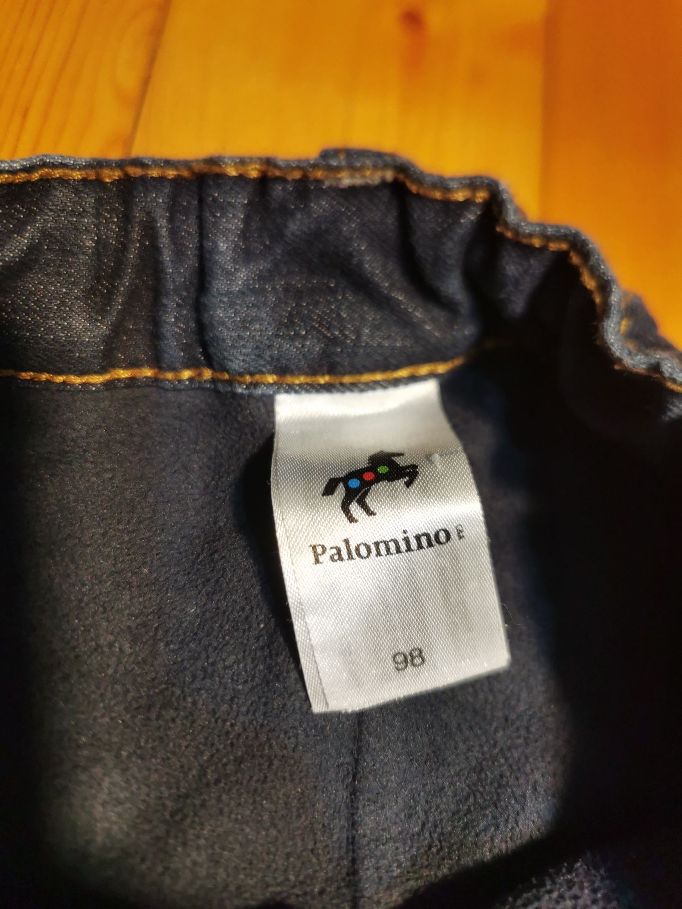 Продам утеплённые джинсы на 2-3 годика