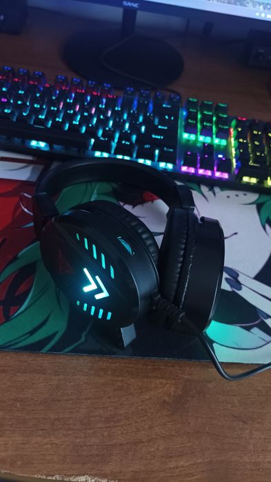 Наушник сатылады