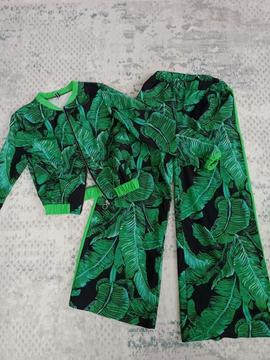 Продам костюм недорого