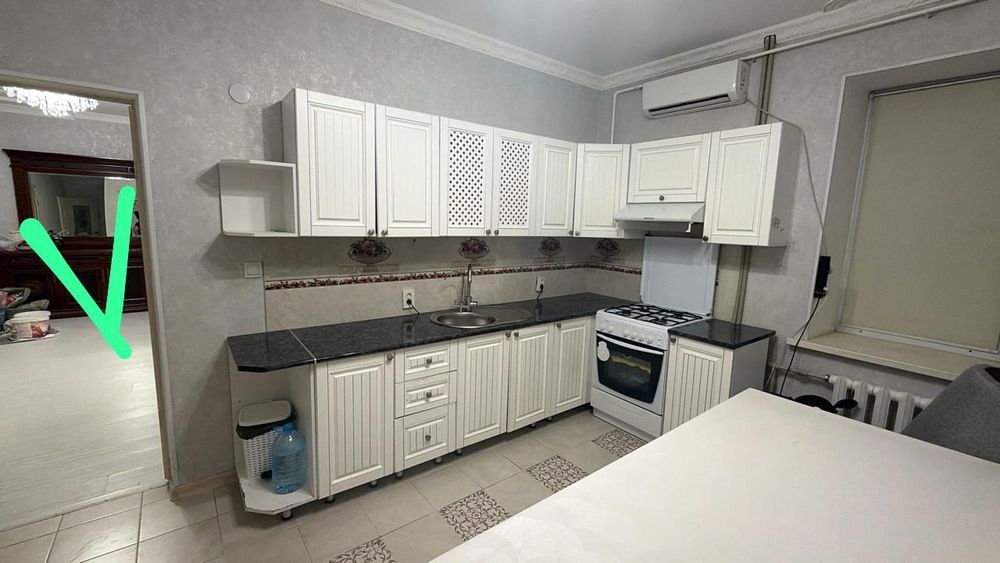 Кухня сатылады. Жағдайы жақсы. Раковинасы жоқ. Вытяжкасы бірге сатылад