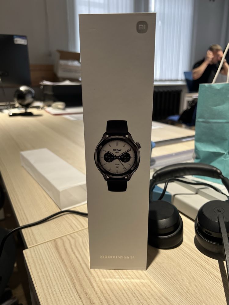 Продаю Smart часы - XAOMI Watch S4