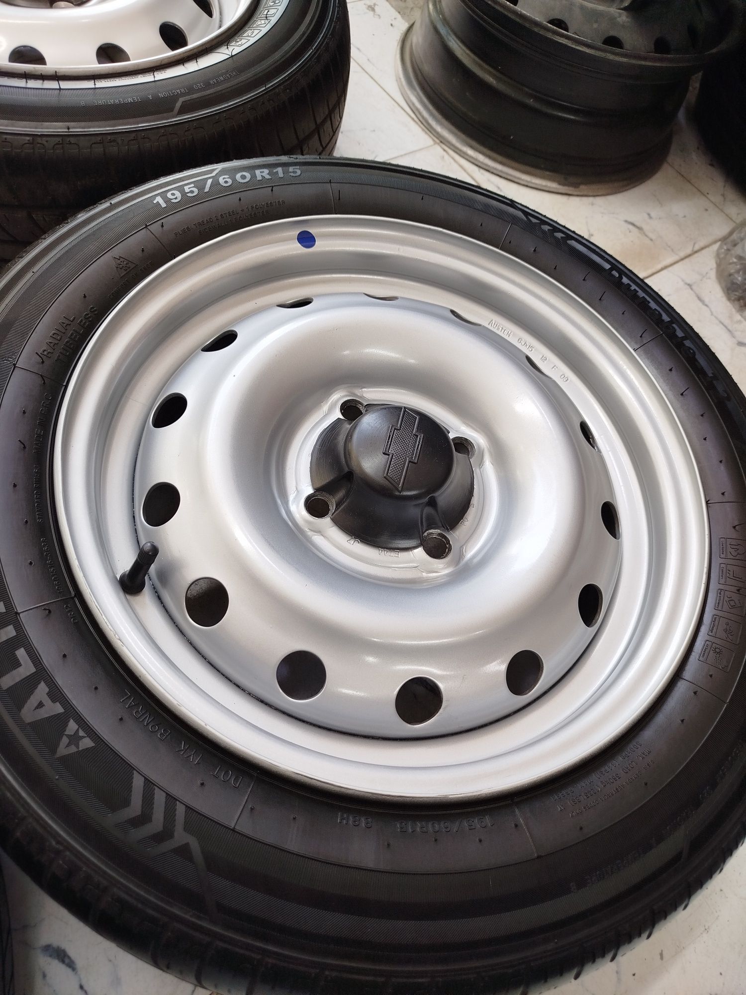 Gentra Lacetti R15 stalnoy seriy diska balon sotiladi