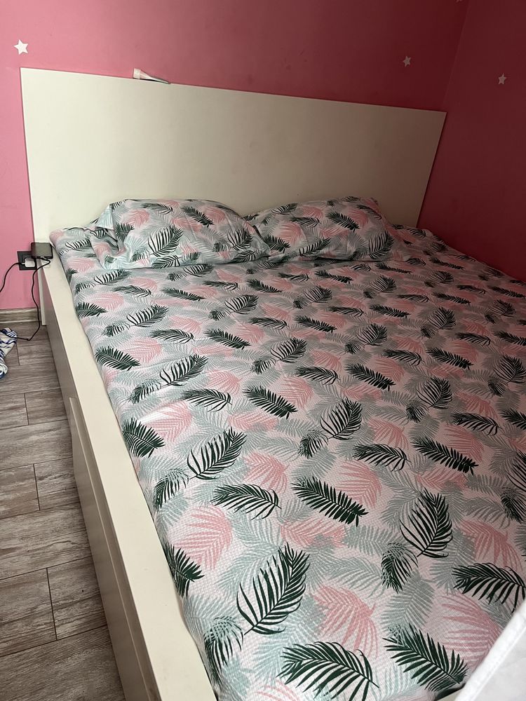 Продам двуспальную кровать