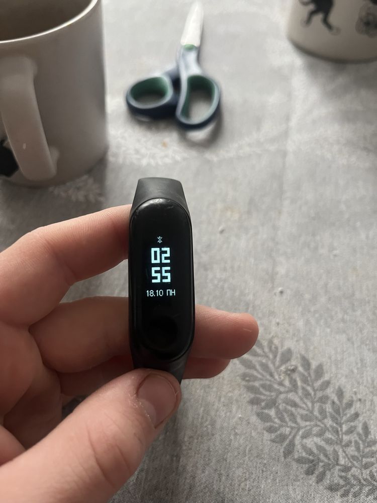 Продам фитнес браслет mi band