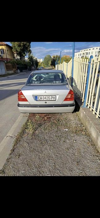 Мерцедес Ц200 /  Mercedes C200