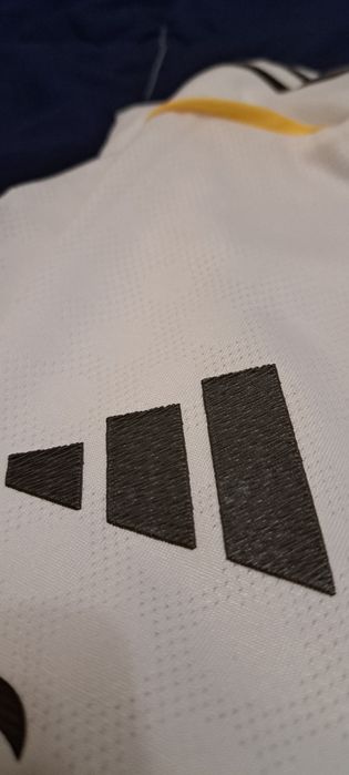 Оригинална тениска (фланелка) на гранда Реал Мадрид (Real Madrid)