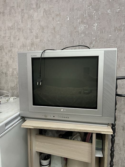 Старый телевизор LG