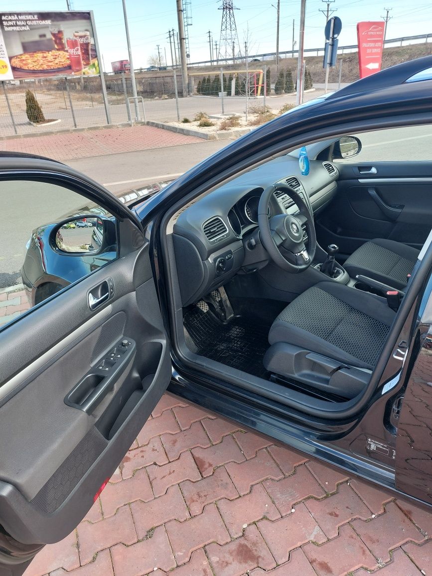 Vând/schimb Volkswagen Golf VI 1.6tdi 2010