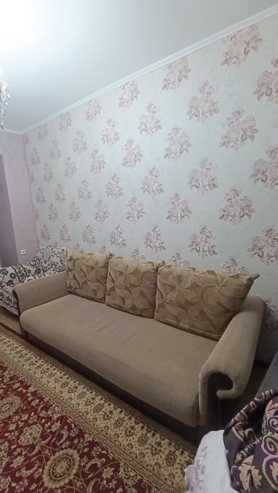 Срочно отдам диван и два кресла