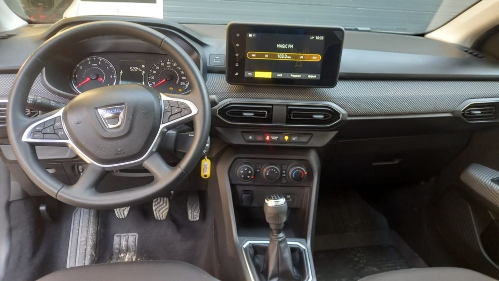 Dacia sandero,usor avariat,lovit,5000 km