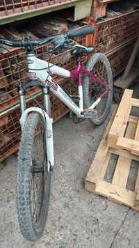 Vând bicicleta Merida C4