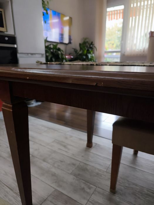 Трапезна разтегаема маса