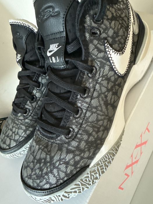 Vand adidasi nike Lebron James