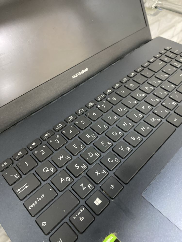 Ноутбук Asus Vivobook