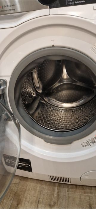 Пералня + Сушилня AEG с Термопомпа