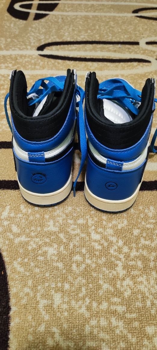 Маратонки NIKE AIR