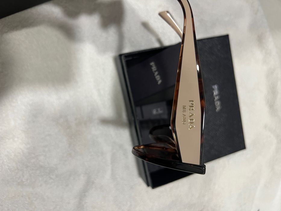 Слънчеви очила Prada