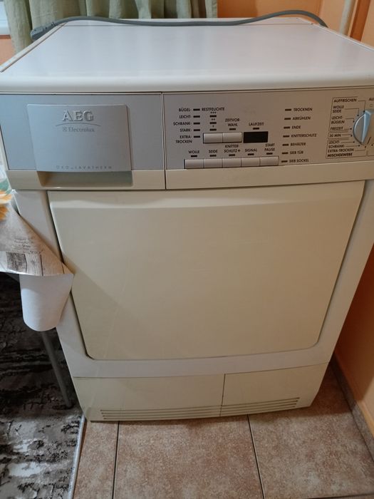 Продавам сушилня AEG за части ,60лв.