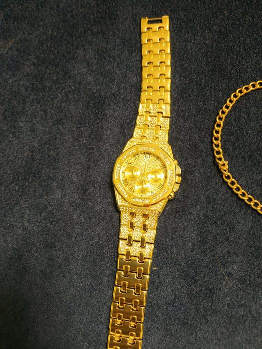 4 ceasuri noi BĂRBAT