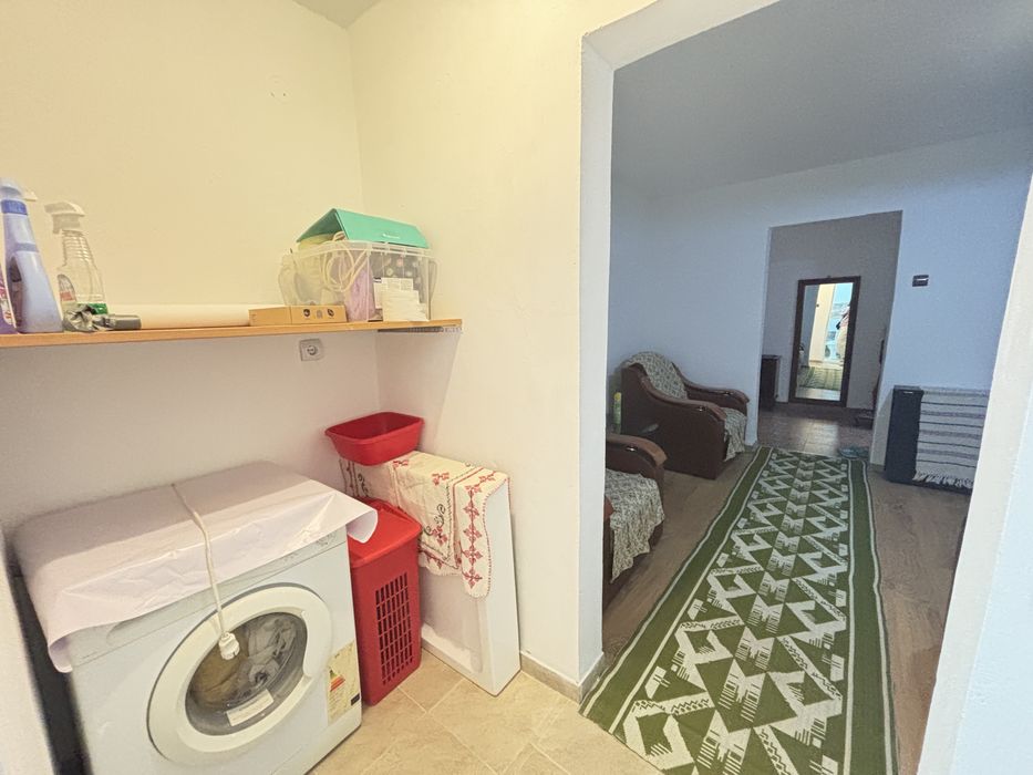 Inchiriez apartament cu 2 camere zona Abator pe termen lung