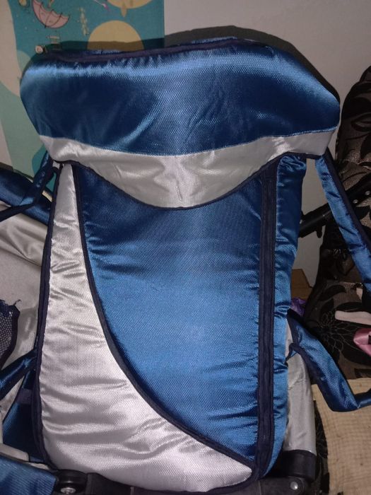 Продам демисезонную коляску с комплектом.