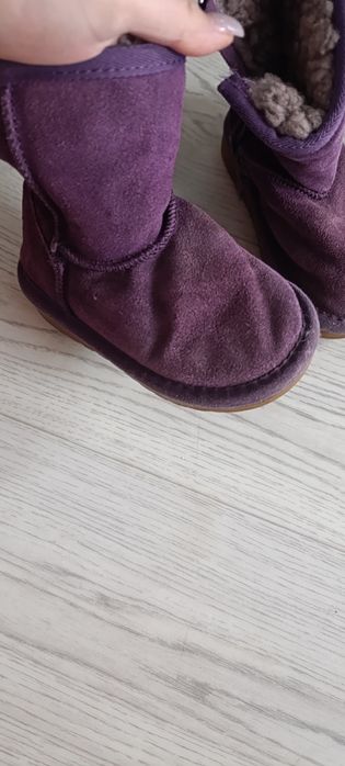 Отдам детский угги