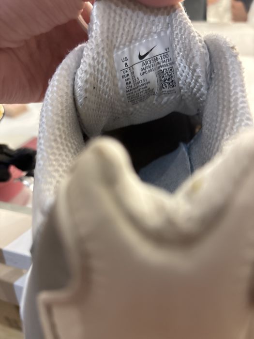 Nike shox бели обувки