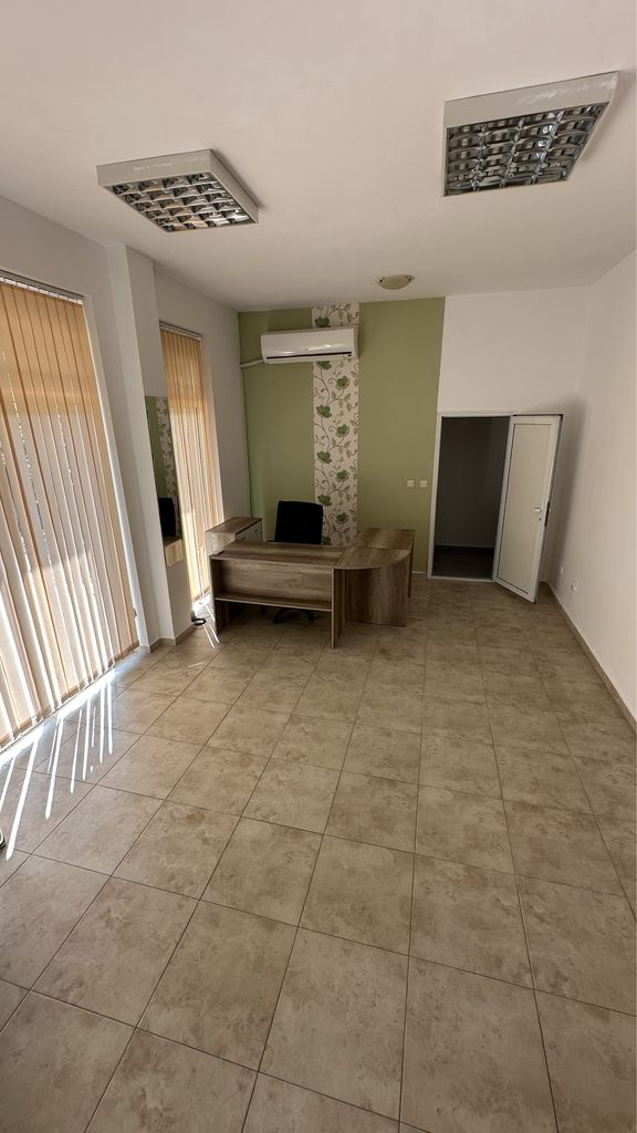 Дава се под наем Офис в Бургас, Възраждане - 30 кв.м за 255 € - Снимка #1