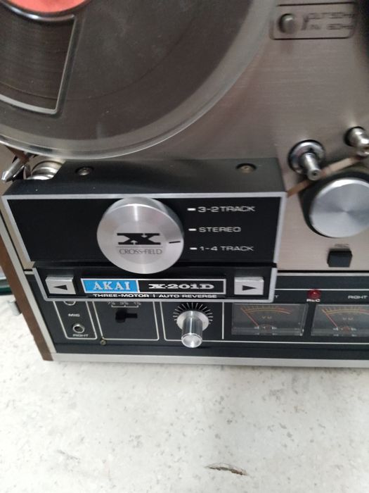 Casetofonul Solid State &Akai 201D