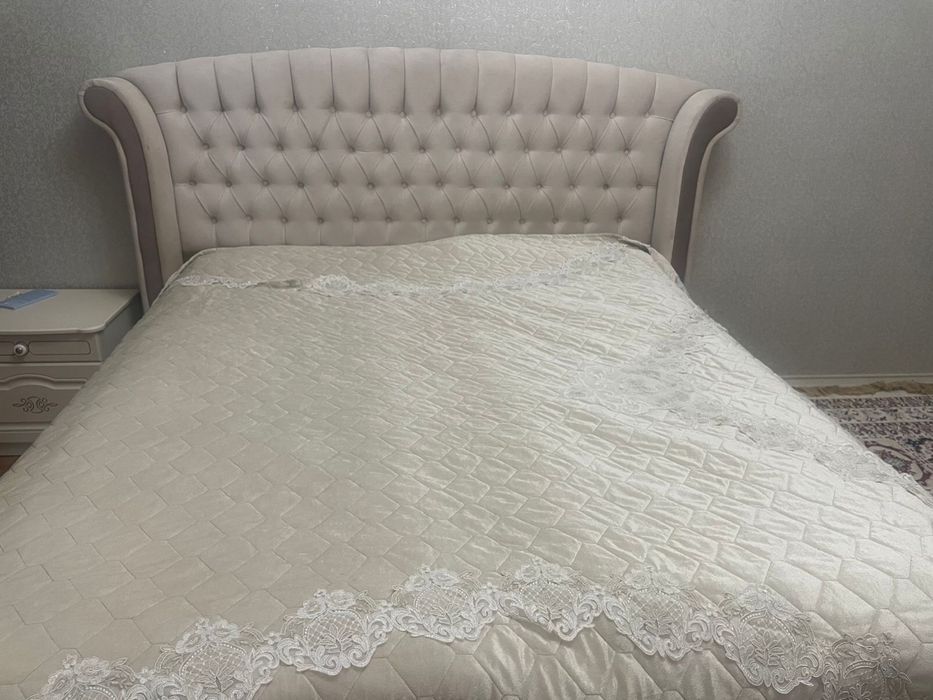 Спальный кровать двух местный состояние отличный