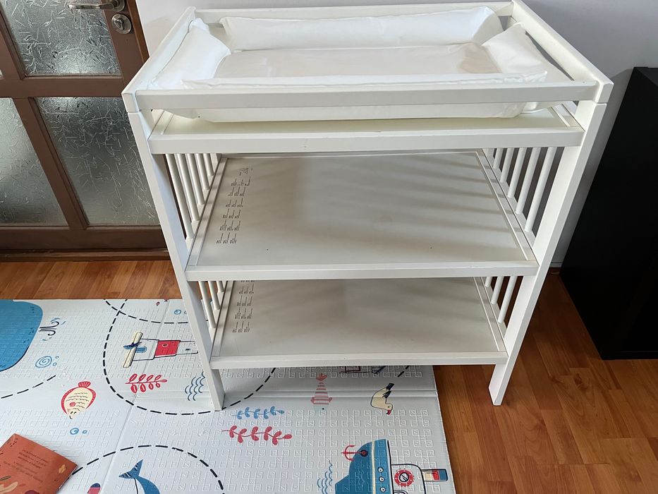 Masa de infasat Ikea 0-12 luni